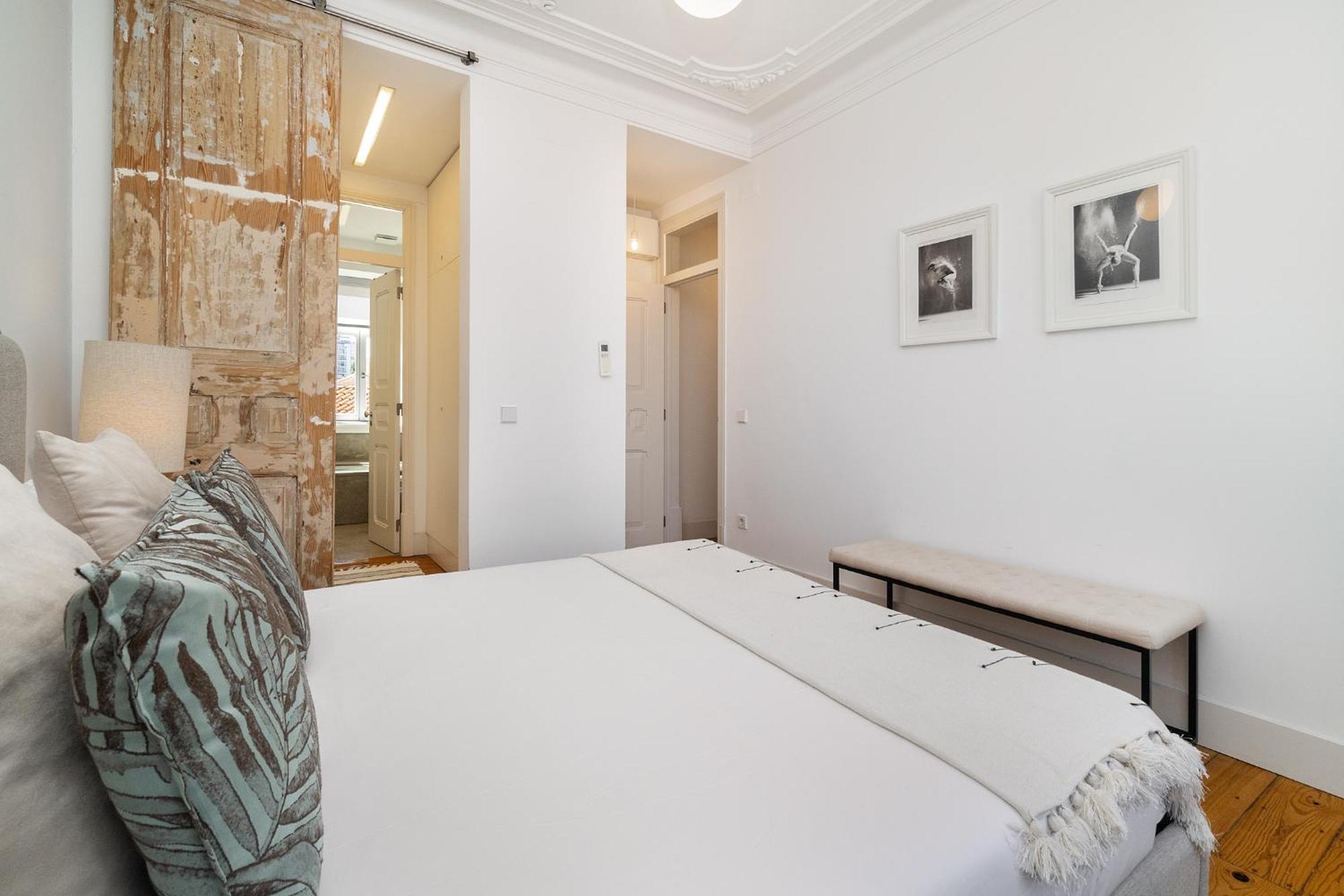 Apartment Whome Classic Beauty & Modern Retreat In Rato