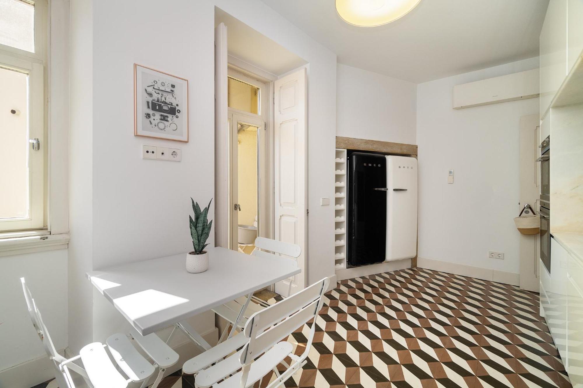 Apartment Whome Classic Beauty & Modern Retreat In Rato