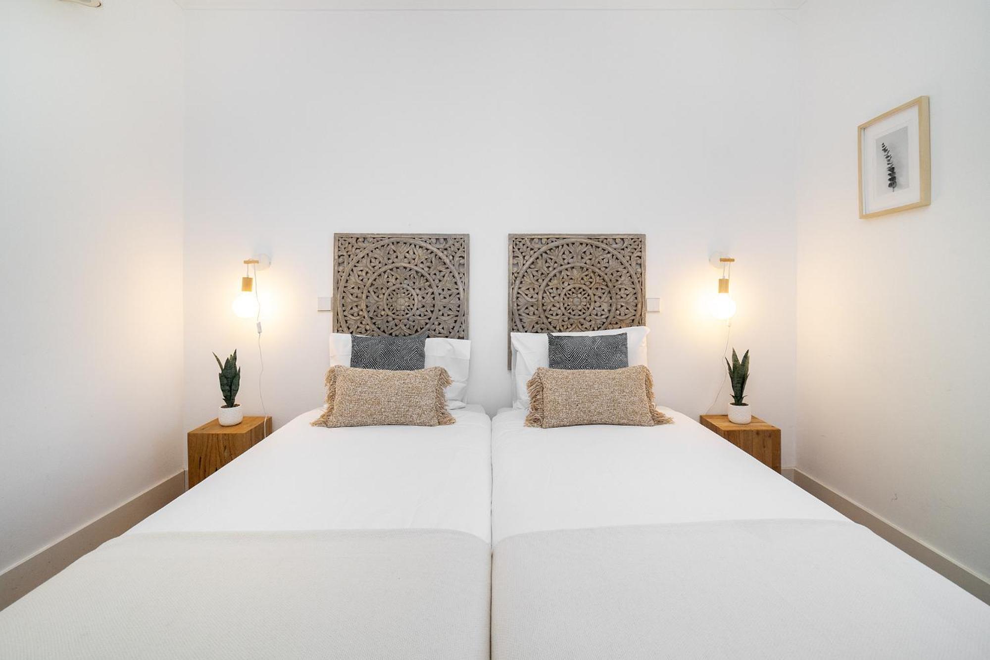 Whome Classic Beauty & Modern Retreat In Rato *